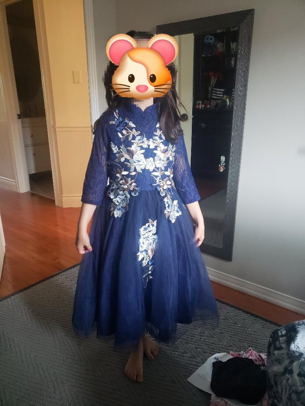 Girls size 9/10 beautiful navy occasion dress